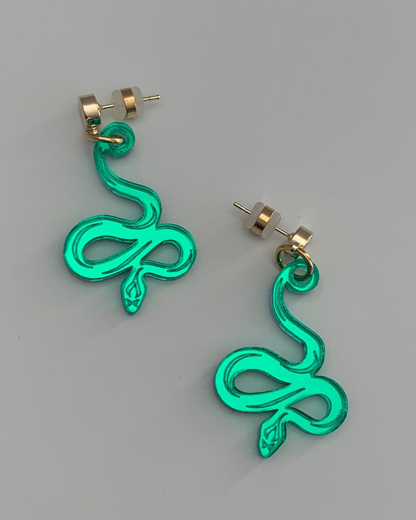 Snake Charm Earrings - Emerald EARRINGS ISLYNYC