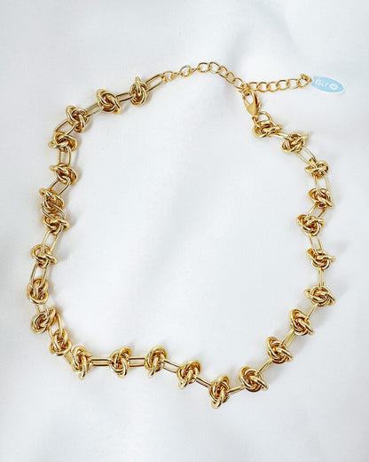 Knot Chain Necklace - Gold Necklaces ISLY NYC 