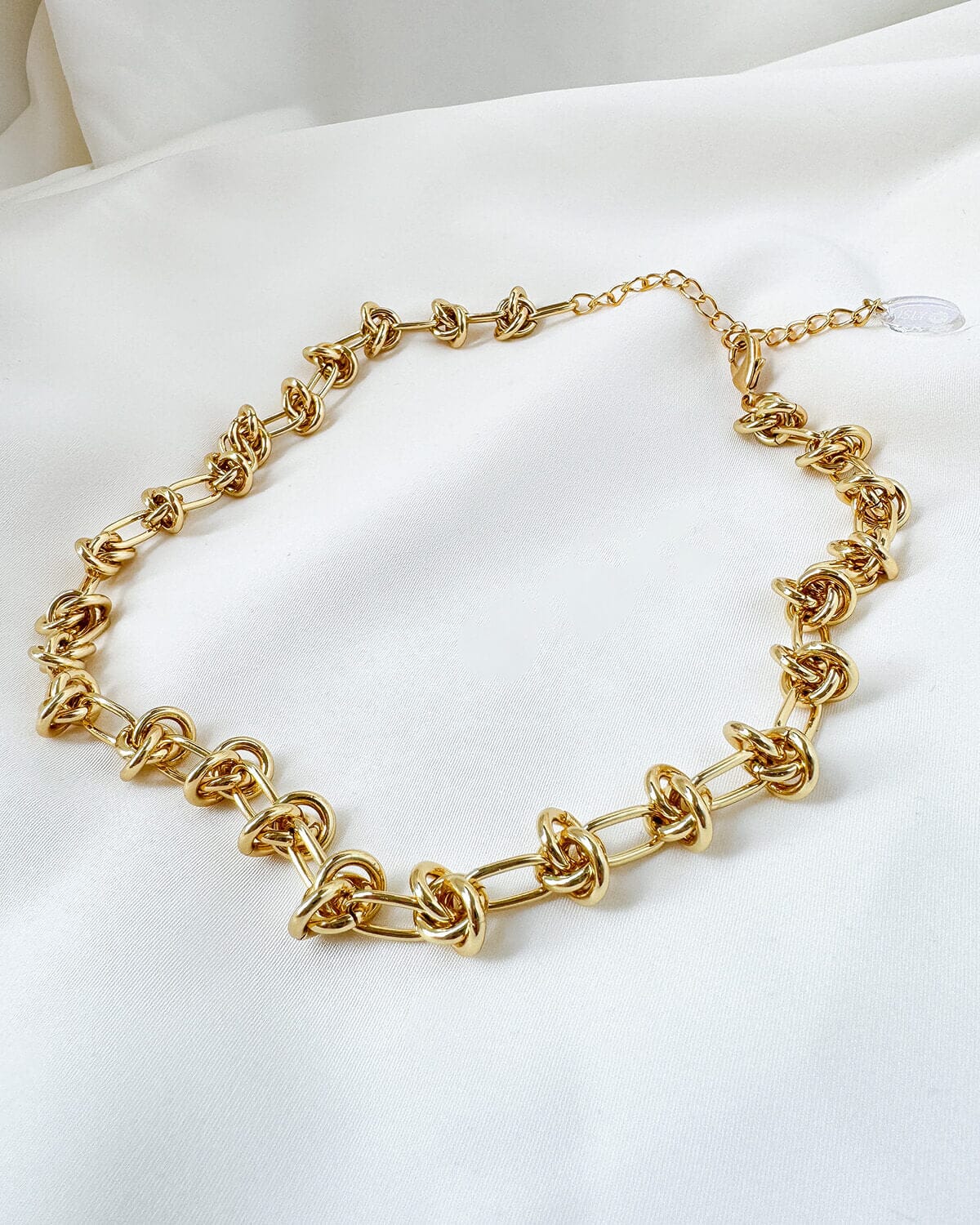 Knot Chain Necklace - Gold Necklaces ISLY NYC 