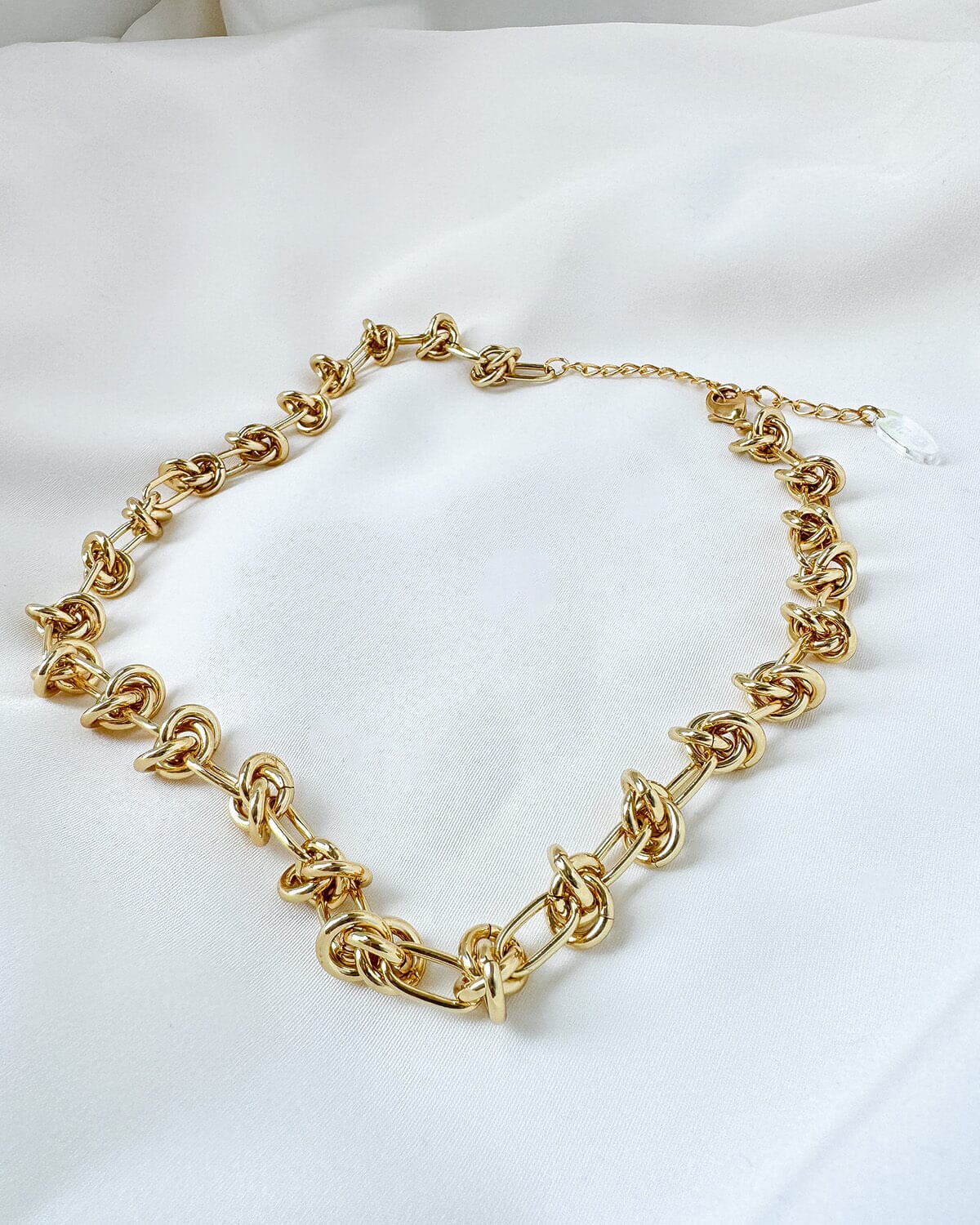 Knot Chain Necklace - Gold Necklaces ISLY NYC 