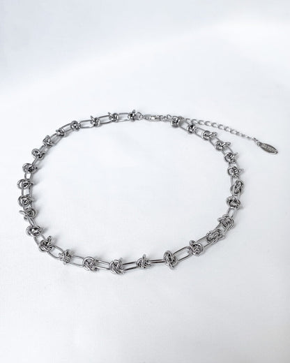 Knot Chain Necklace - Silver Necklaces ISLY NYC 