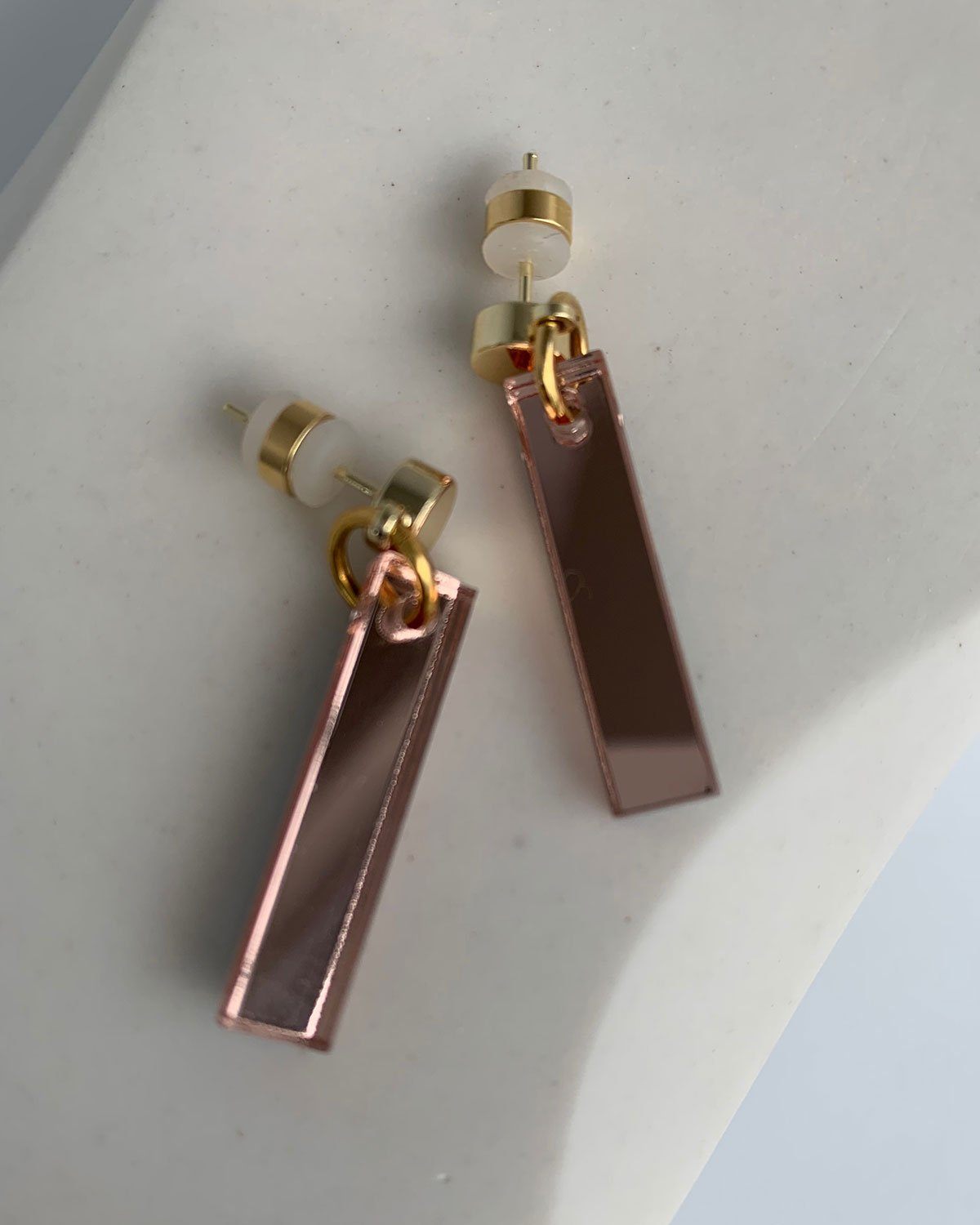 Short Stick Earrings - Rose Gold EARRINGS ISLYNYC