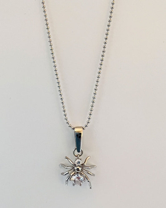 Spider Pendant Necklace - Silver Necklaces ISLYNYC